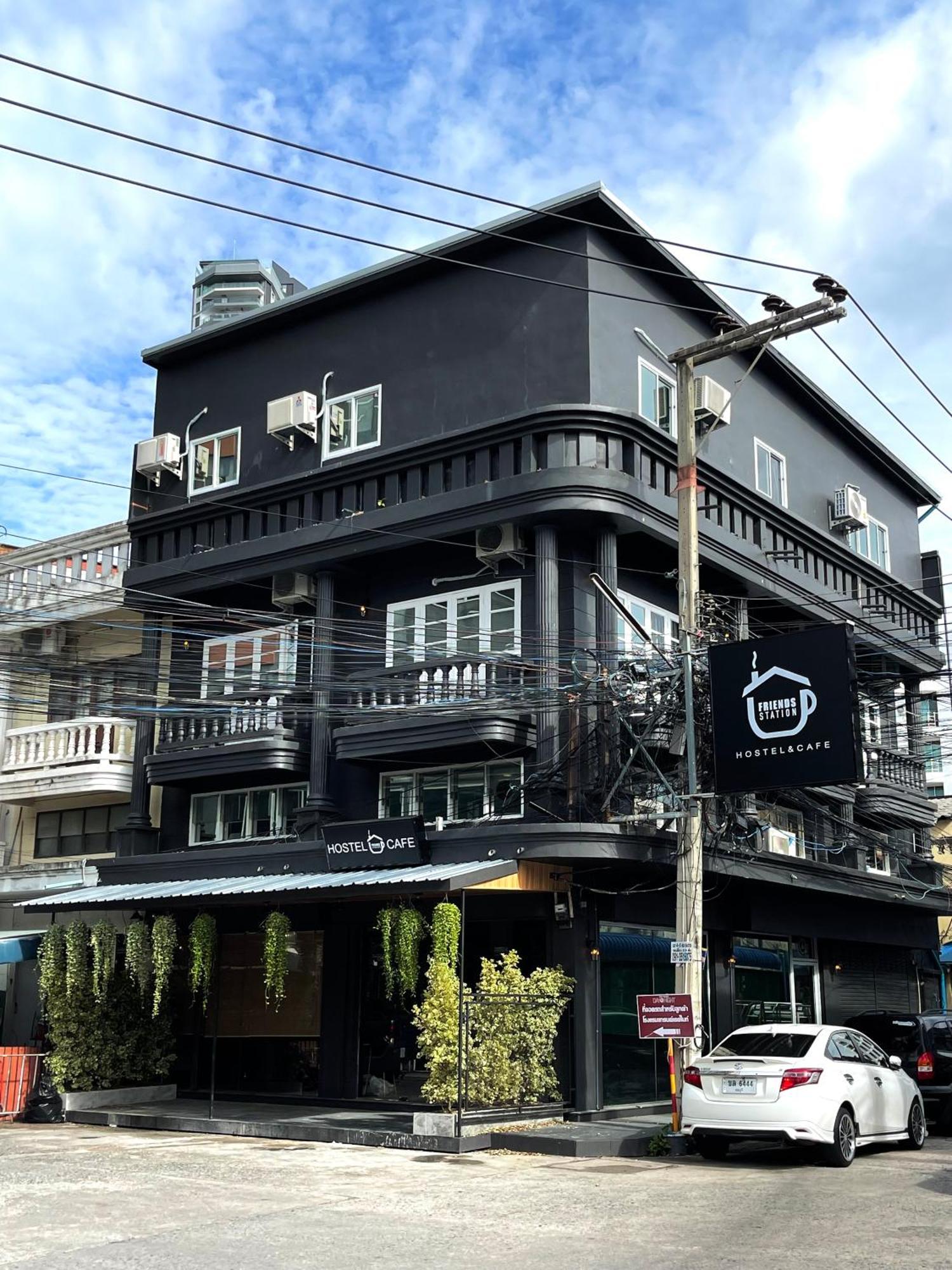 Champagne Hostel & Cafe Pattaya Eksteriør bilde