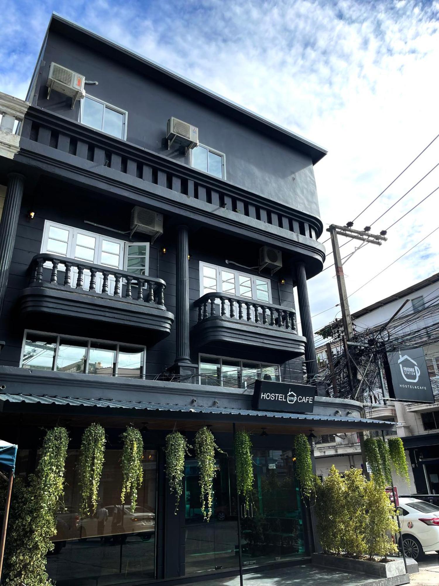 Champagne Hostel & Cafe Pattaya Eksteriør bilde