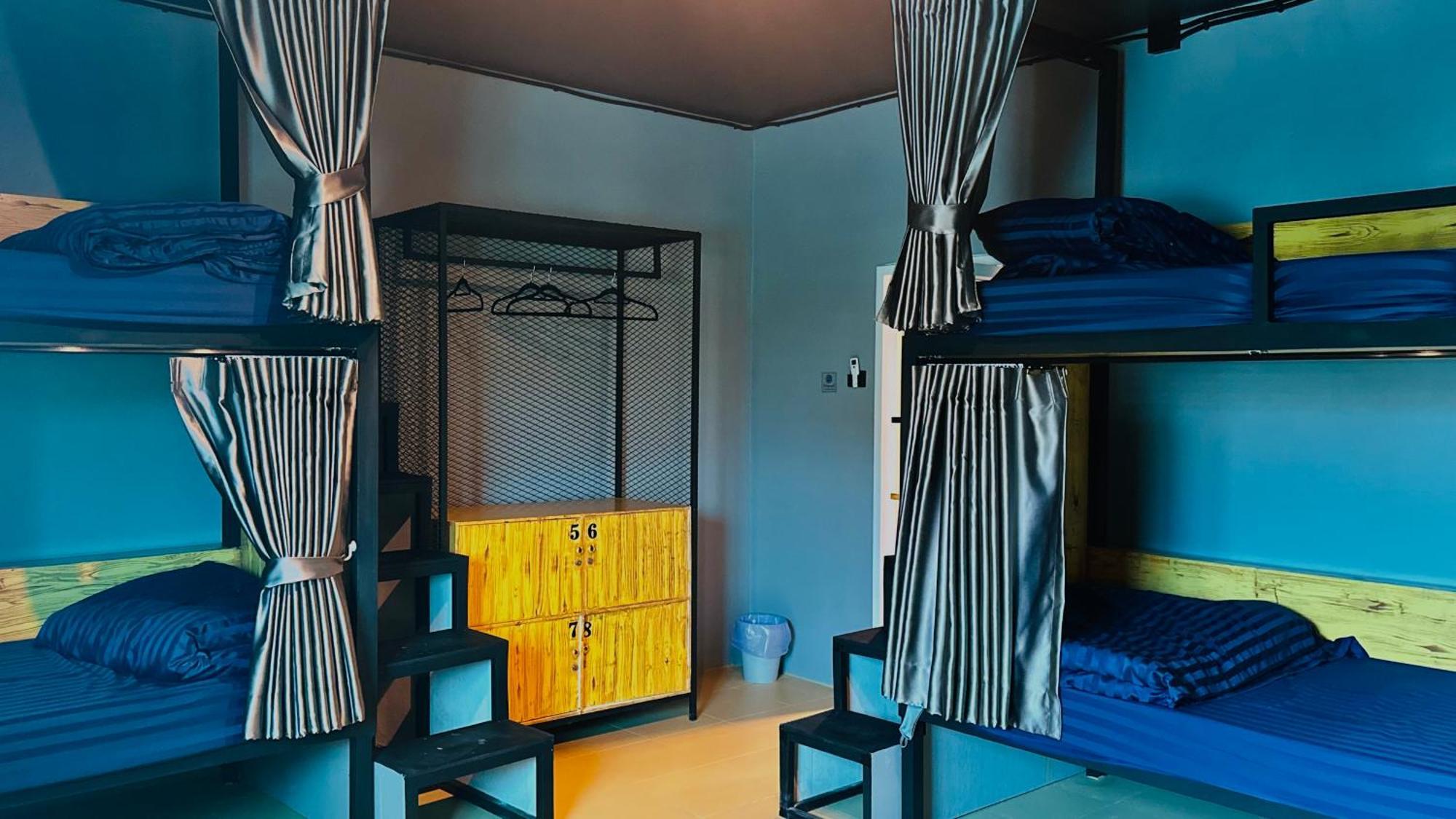 Champagne Hostel & Cafe Pattaya Eksteriør bilde